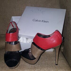 Calvin Klein, Size 8, Multi-Color